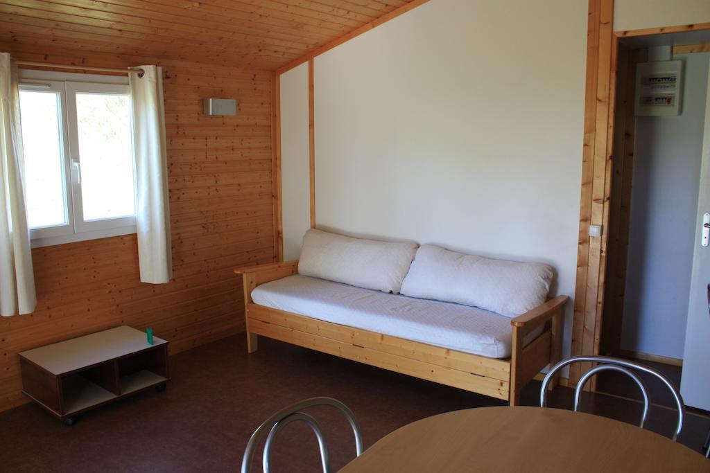 Cottages Du Lac De Miel Beynat Zimmer foto