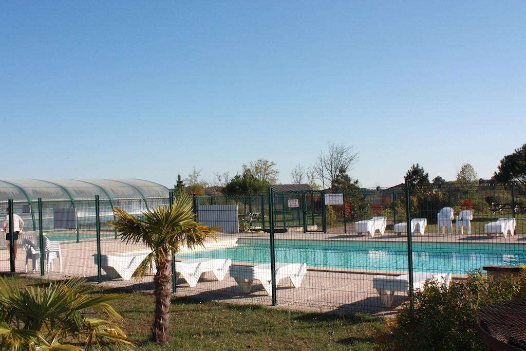 Cottages Du Lac De Miel Beynat Exterior foto